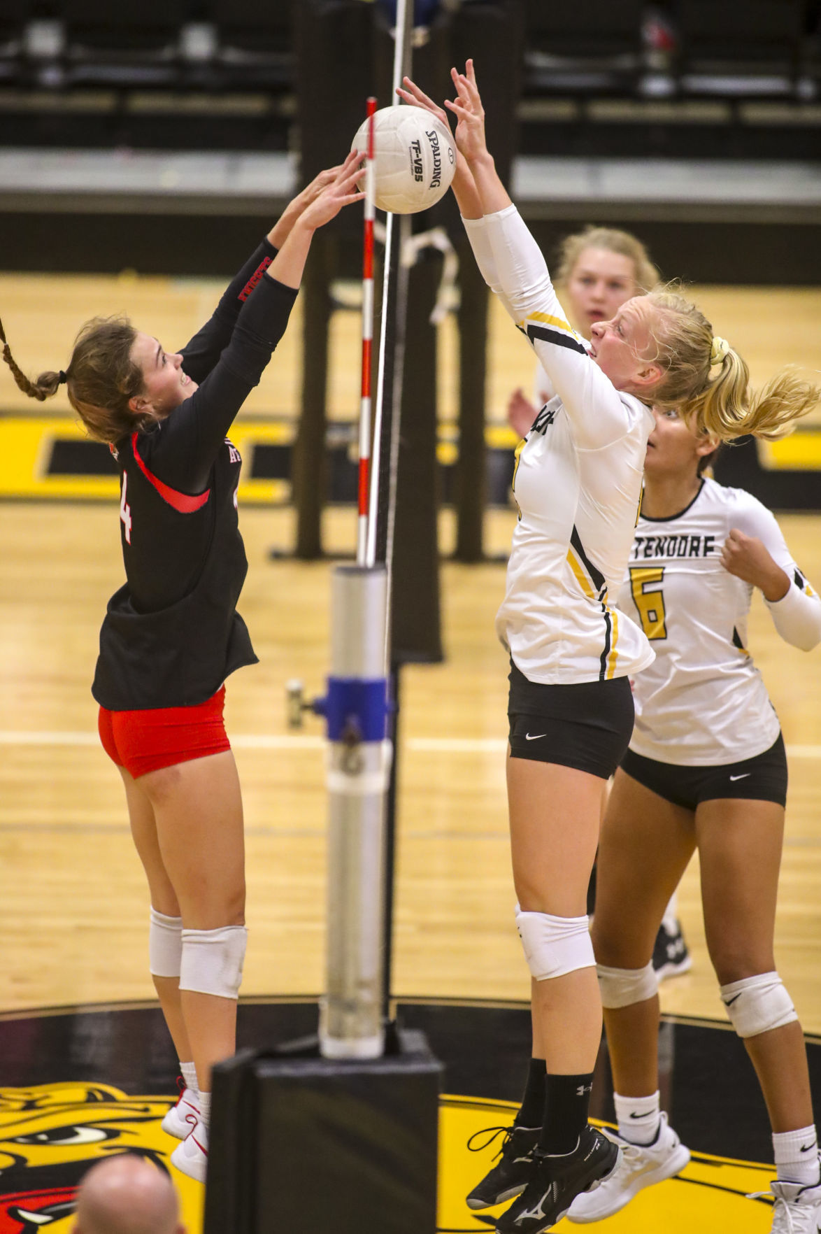 091818-MAC-volleyball-002